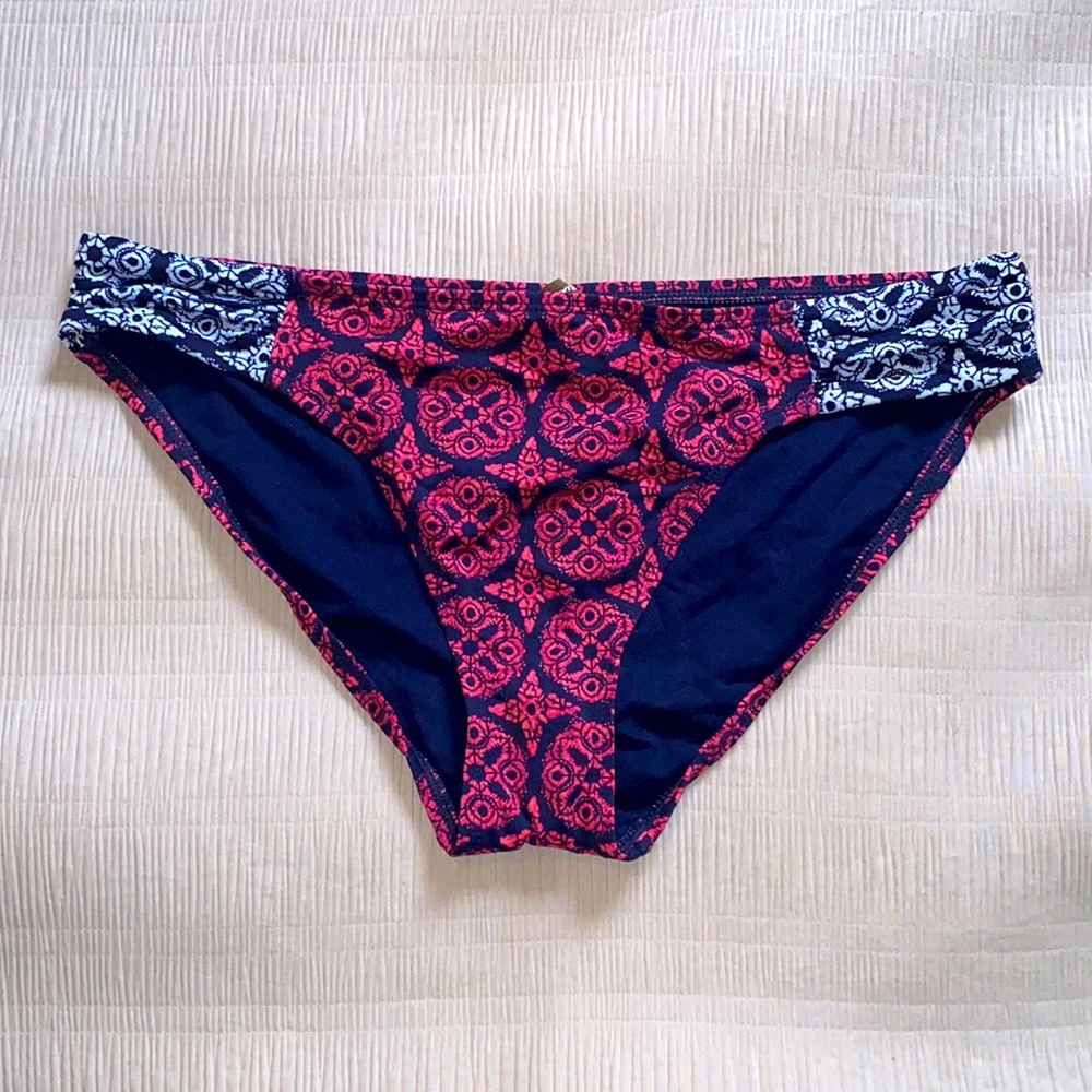Tommy Bahama bikini bottom size Medium